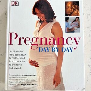 Pregnancy Day by Day Book